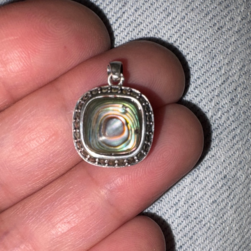 Small Elegant 925 Silver Abalone Pendant